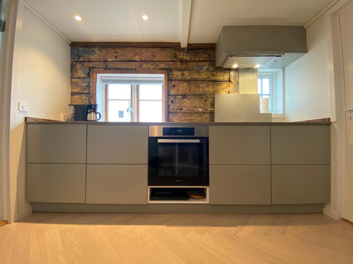 Entire Renovated Apartment From 1780 With Kitchen, Bath, Bedroom, And Living Room In Skuteviken Bergen Ngoại thất bức ảnh