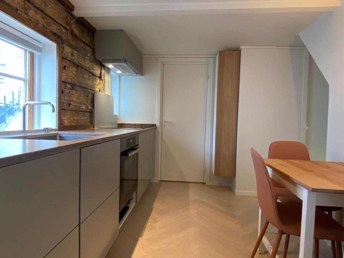 Entire Renovated Apartment From 1780 With Kitchen, Bath, Bedroom, And Living Room In Skuteviken Bergen Ngoại thất bức ảnh