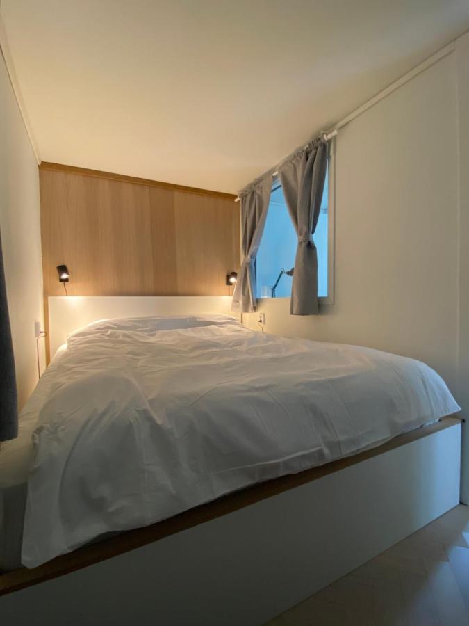 Entire Renovated Apartment From 1780 With Kitchen, Bath, Bedroom, And Living Room In Skuteviken Bergen Ngoại thất bức ảnh