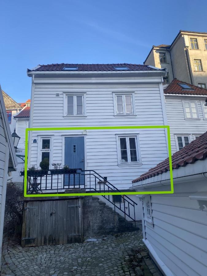 Entire Renovated Apartment From 1780 With Kitchen, Bath, Bedroom, And Living Room In Skuteviken Bergen Ngoại thất bức ảnh